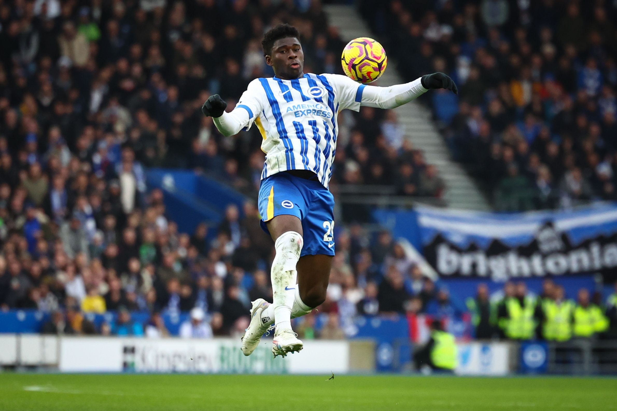 五大联赛投注-布莱顿为巴莱巴标价逾亿英镑 曼联财政受限交易难度大