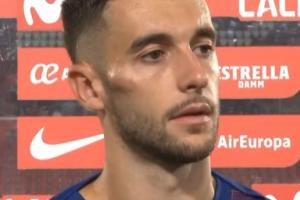 遭鞋钉踹脸巴萨门将加西亚右脸肿了个大包,赛后清晰可见