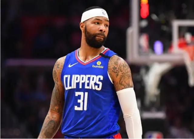 德甲直播-快艇新赛季一大疑问：莫里斯科温顿谁打首发4号位？